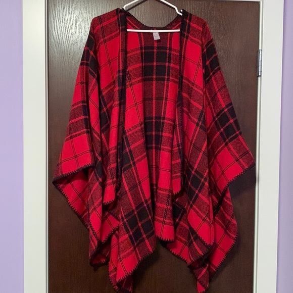 Bluenotes Jackets & Blazers - Bluenotes flannel poncho
